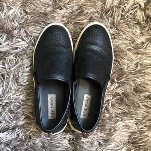 steve madden slip on sneakss⚡️🖤